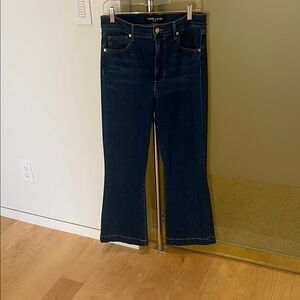 Veronica Beard Dark Blue Flare Jeans
Carson kick flare style
